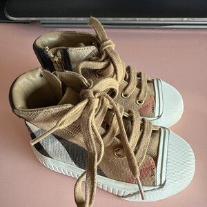 Burberry kids boots